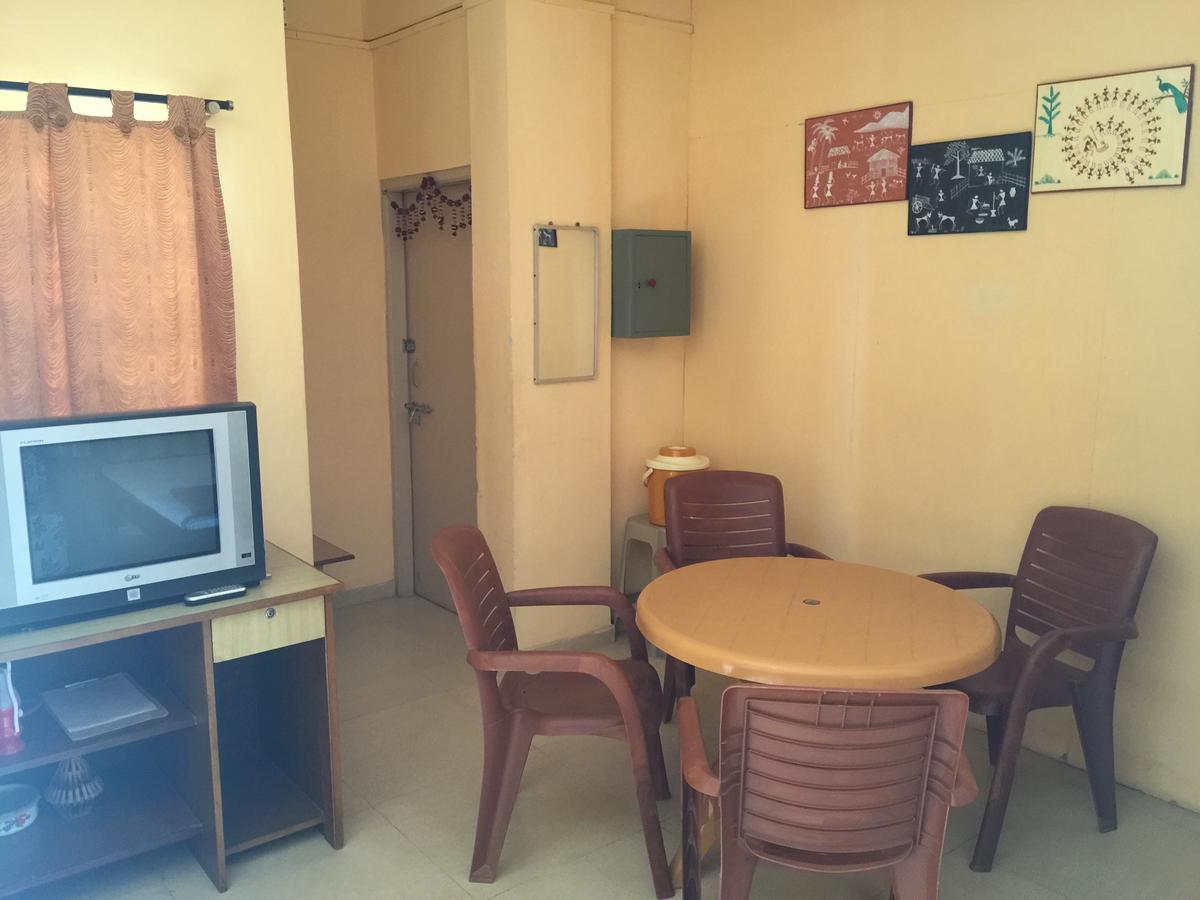 Mtdc Approved Mohiniraj Guest House 나식 외부 사진